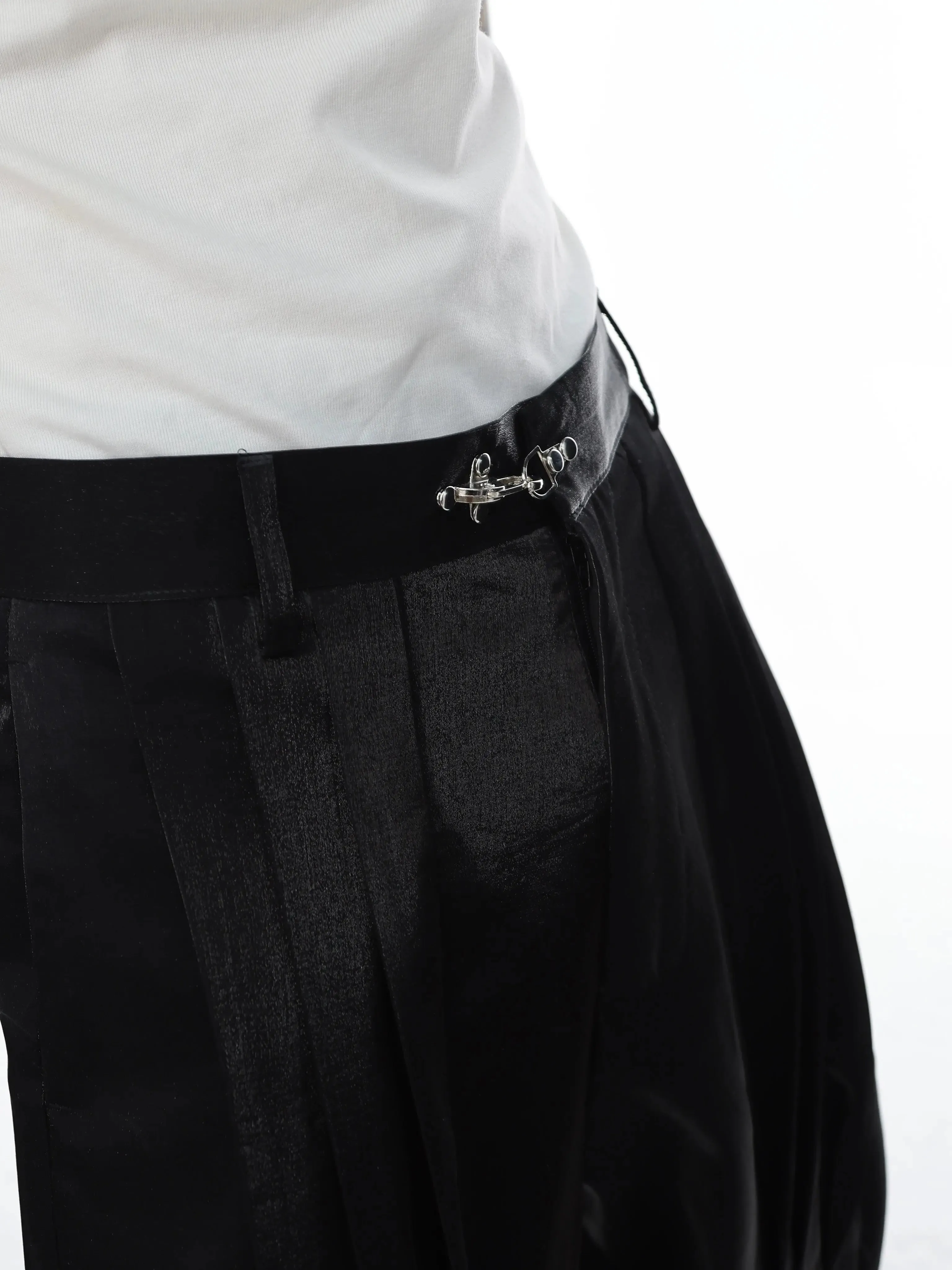 【23s May.】Streamer Pleated Trousers