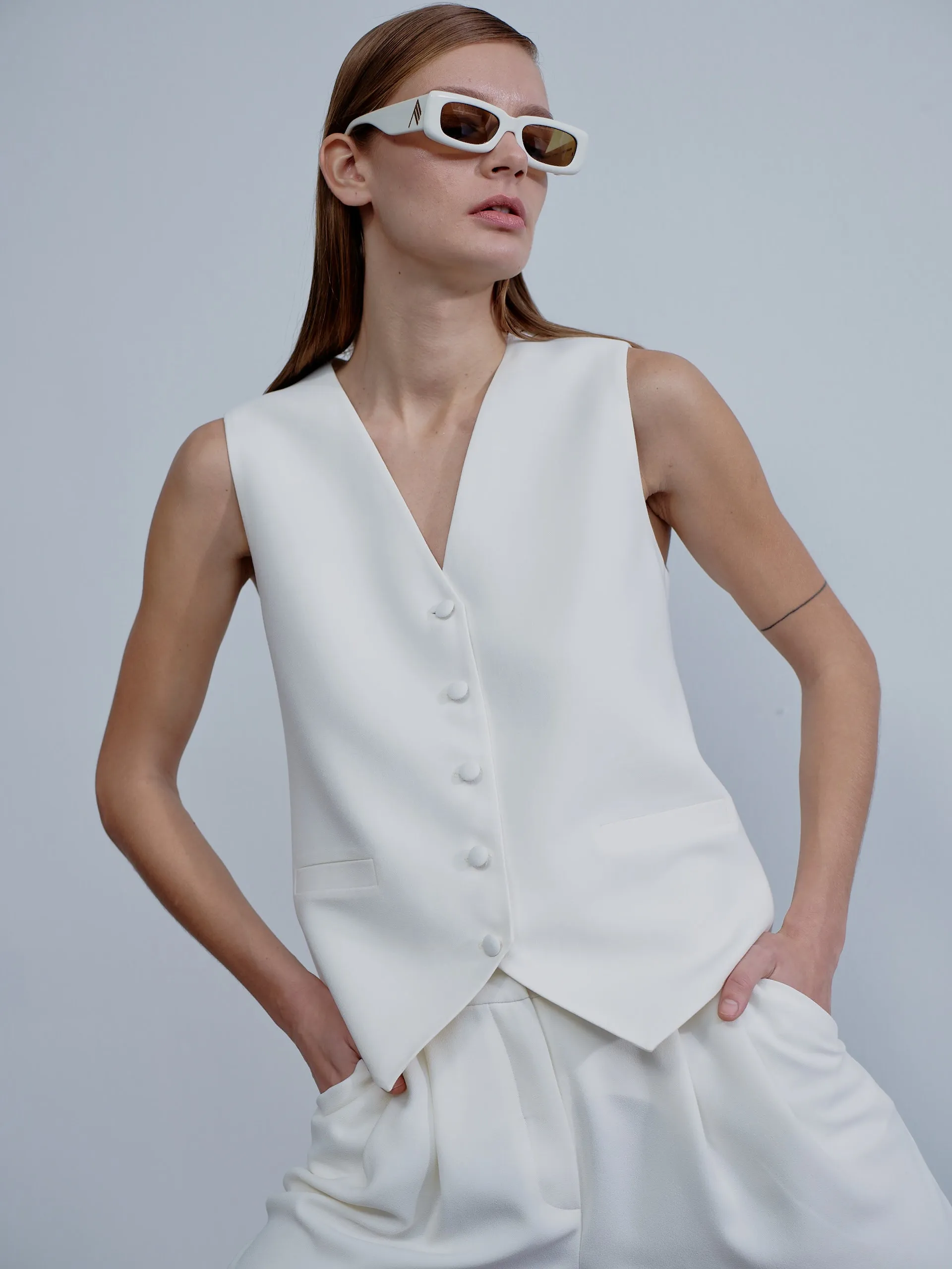 Bea Crepe Vest in Blanche