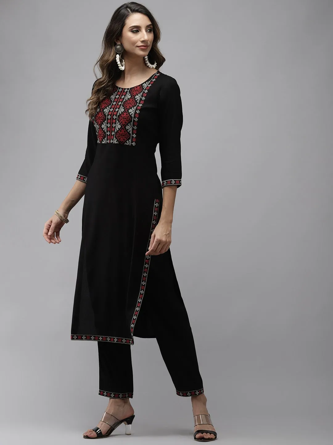 Black Yoke Design Kurta Set