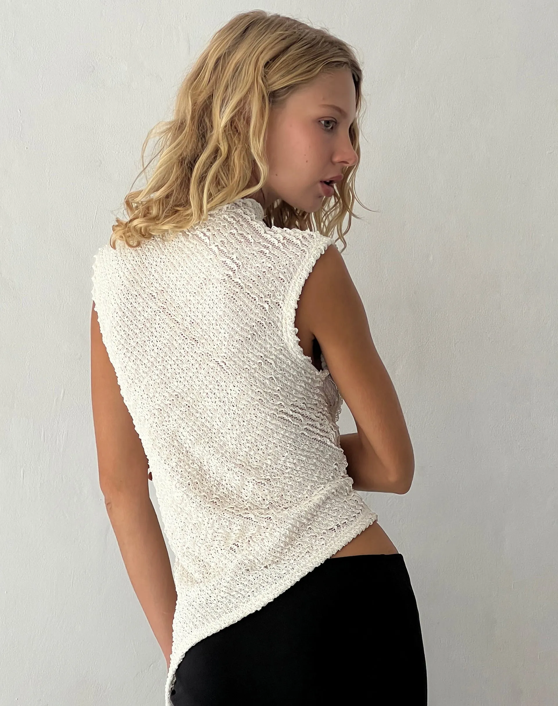 Ember Sleevless Top in Textured Ivory