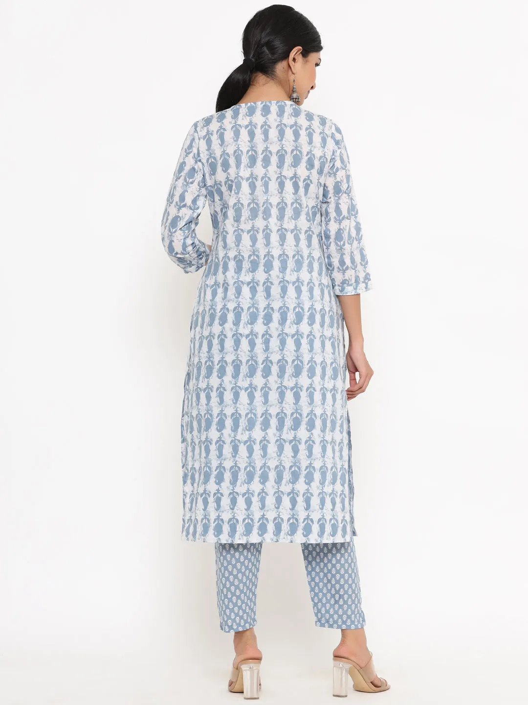 Women Grey Paisley Print Kurta With Trousers