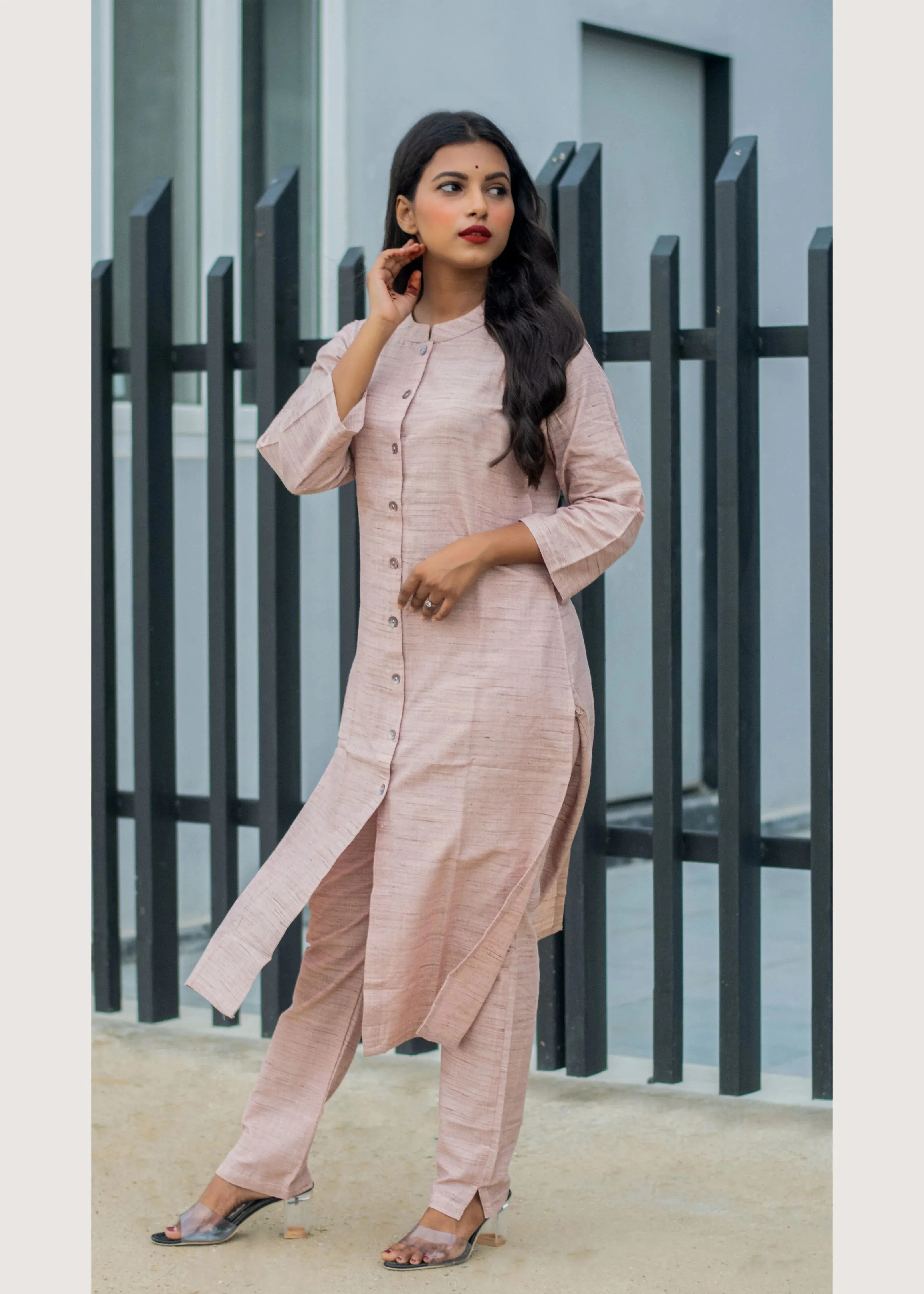 Women Pink Woven Design Kurta With Trousers