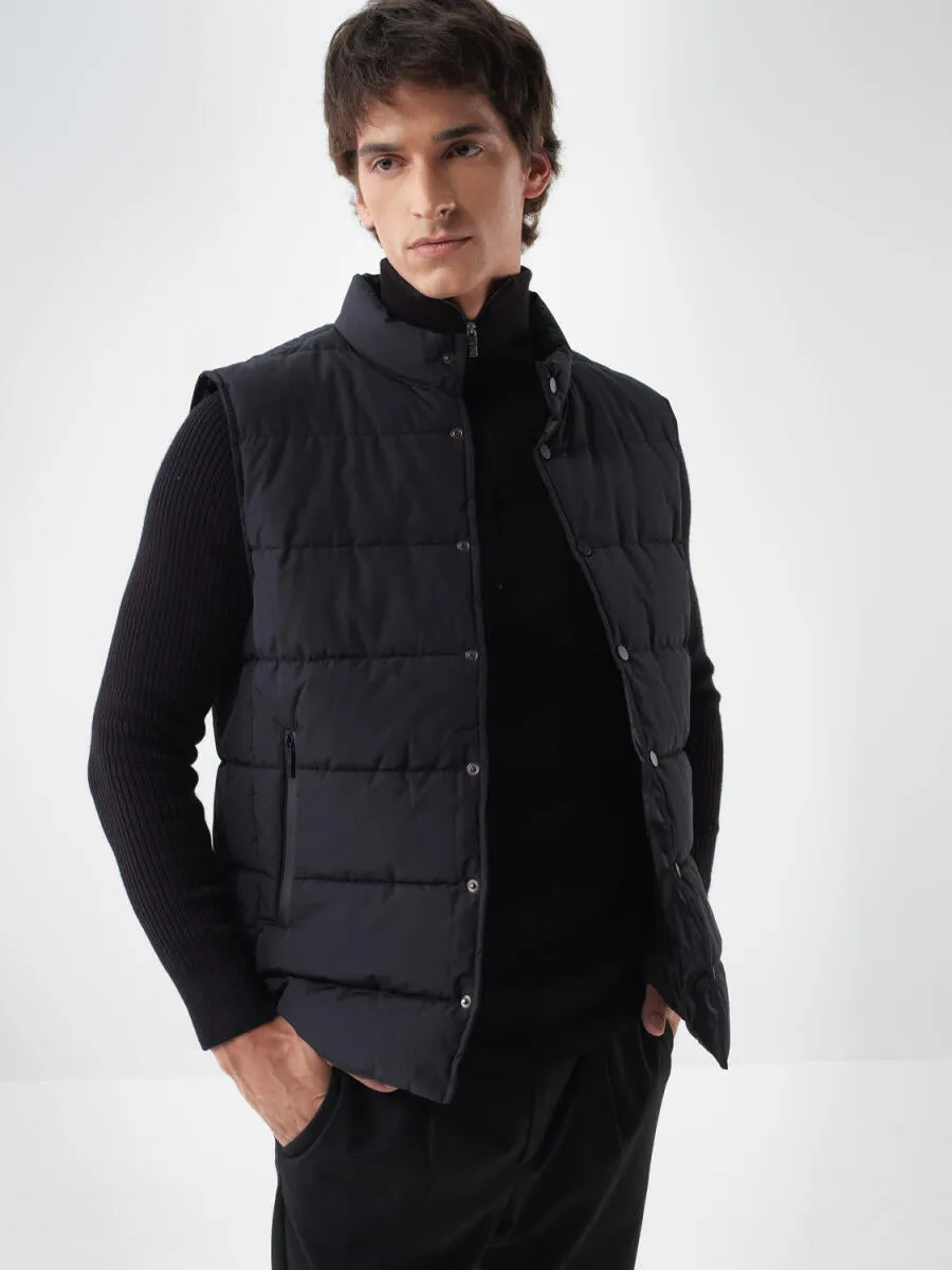 Xint Plain Puffer Black Vest